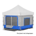 De E-Z UP Camping Cube is een innovatieve toevoeging aan je buitenavonturen. Deze handige accessoire transformeert je E-Z UP pop-up tent in een comfortabele campingervaring. Met eenvoudige installatie en hoogwaardige materialen biedt de Camping Cube extra leefruimte, privacy en bescherming tegen de elementen. Of je nu gaat kamperen, op een festival verblijft of gewoon wat extra comfort wilt tijdens je buitenactiviteiten, de E-Z UP Camping Cube zorgt voor een aangename en functionele ruimte om te ontspannen en te genieten.